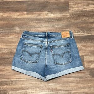 Levi’s Cuffed Shorts W32